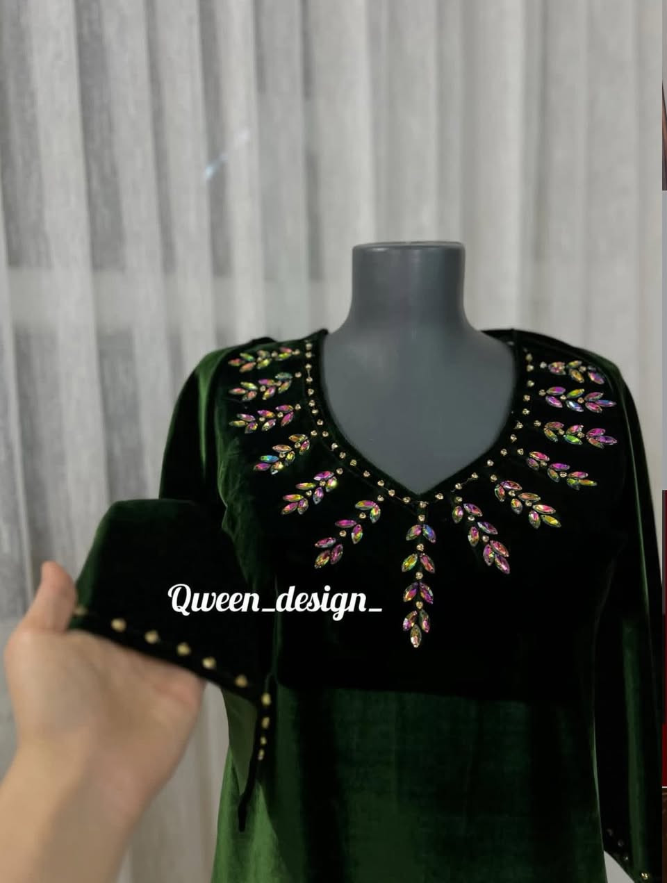 🥺💎به‌ قوماشی قه‌یفه‌
وه‌نه‌وشه‌ 
وه‌نه‌وشه‌ی طاوس 
بێریڤان 
قه‌یفه‌ی ئاسكه‌ 
زۆر قوماشی كه‌ش به‌رده‌سته‌ 

به‌ڵام نرخه‌كان به‌ پێی جۆری قوماشه‌كان ئه‌گۆرێ 😁

بۆ داوا كردن نامه‌ بنێرن 😍 
گه‌یاندن هه‌یه‌ 🚕


**إذا كنت صاحب هذا الإعلان وتريد حذفه لأي سبب، رجاءا أرسل رسالة إلى الدعم الفني**