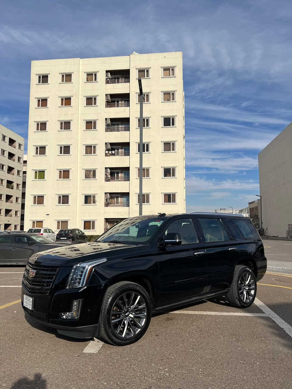 كاديلاك اسكاليد 2020 بلاتينبوم 
بلاك ( خـليـجـي ) ماشيه 98 الف 
مكفوله من الضرر والصبغ رقم بغداد بأسمي 
رقم صاحب سيارة***********
فقط اتصال 

                  
السياره فول 1/1ماكو مجال اذكر المواصفات لان
السياره فول ومعروفه للجنايه 
بدون بارد  ،بدون حتى شخط
دعاميات هم بدون صبغ ،بقية كلها بشرط

محرك كير بشرط مامفتوح 
سيارة  نظيفة كلشي عل بلاد لوك 
باسمي السنوية بشرط تحويل ثاني يوم 
مكان السياره بغداد
