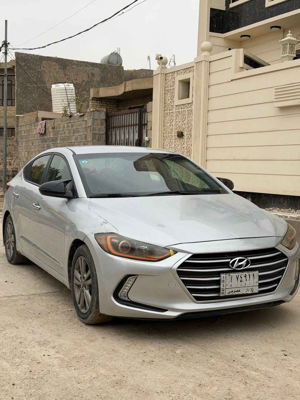 سلام عليكم البيع هونداي إلنترا موديل 2018 وارد امريكي بدون حادث البنيد سرقه ومبدل والجاملغ بي صبغ وصار بيها بالعراق تبديل صندوك بدون دواخل وباقي مكفولات مواصفات السياره شاشه تحكمات ستيرن رادار جانبي وباقي المواصفات  سيارة   سيارة جديدة وجاهزة من كلشي تبريد ثلج حدادية تخم تاير كير ومكينة 2000 دوش مكفولات  سياره احله من صور السعر 105 لاستفسار علا رقم *********** السياره بيها سونار الي يحب يشوفه يتفضل خاص
