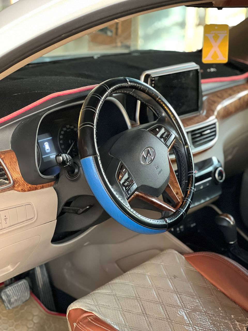 السلام عليكم 
توكسان 2020 خليجي
الضرر موضح بتقرير السونار 
باقي 5 اشهر تصير حره 
السعر 155
مكان السياره واسط / العزيزيه

***********
