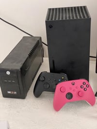 🔴للبيع🔴 اكس بوكس سيريس اكس ١ تيرا -كامل مع ملحقاتة -مع يدة اضافية اصلي...