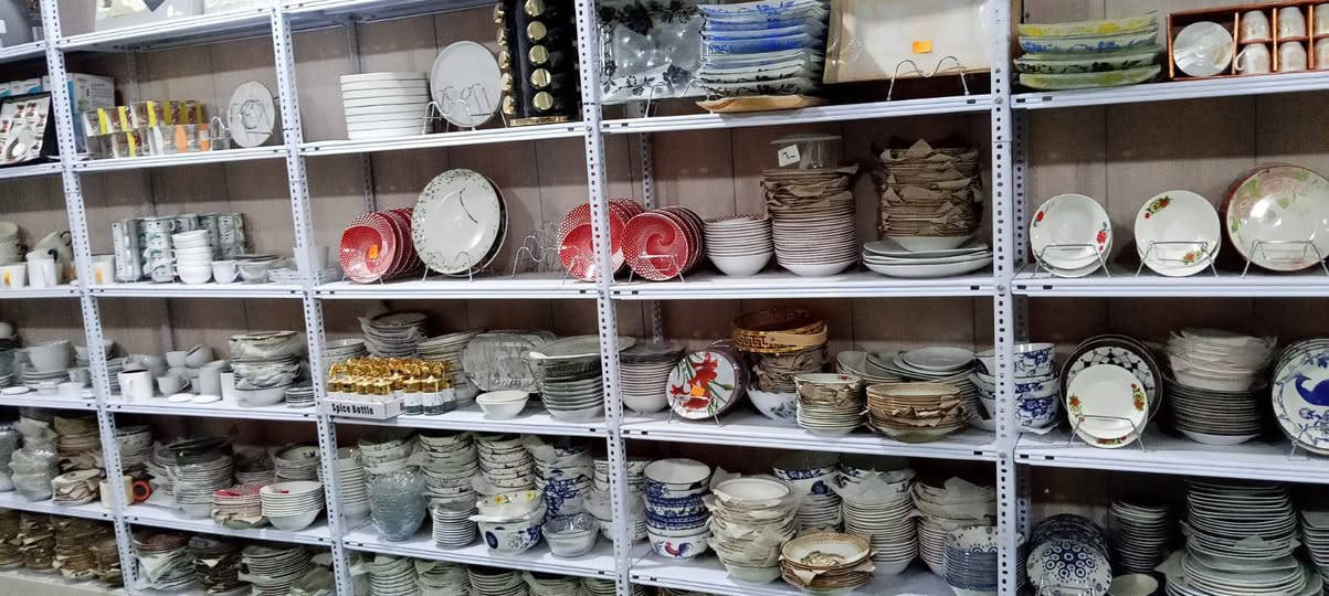 محل للبيع حي ميسان مقابل مجمع جوهره العرب عدم التفرغ  حاله البيع لغرض عمليه اي استفسار اتصل على الرقم ***********
