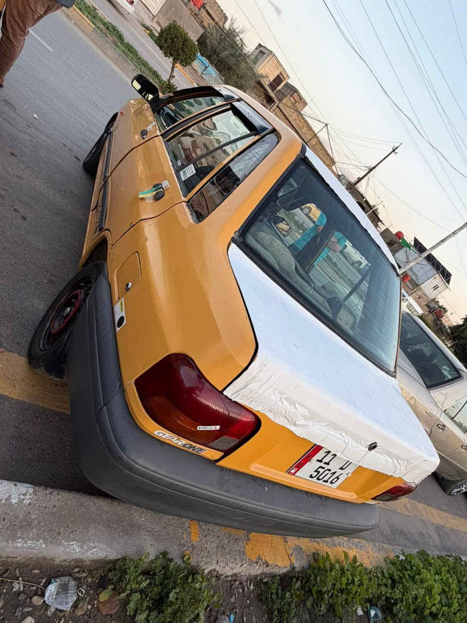 سلام عليكم سايبه 2010 سياره جاهزه كير ومكينه وحدادية رقم بغداد الانكليزي بسمي ب20  وبيها مجال ***********
