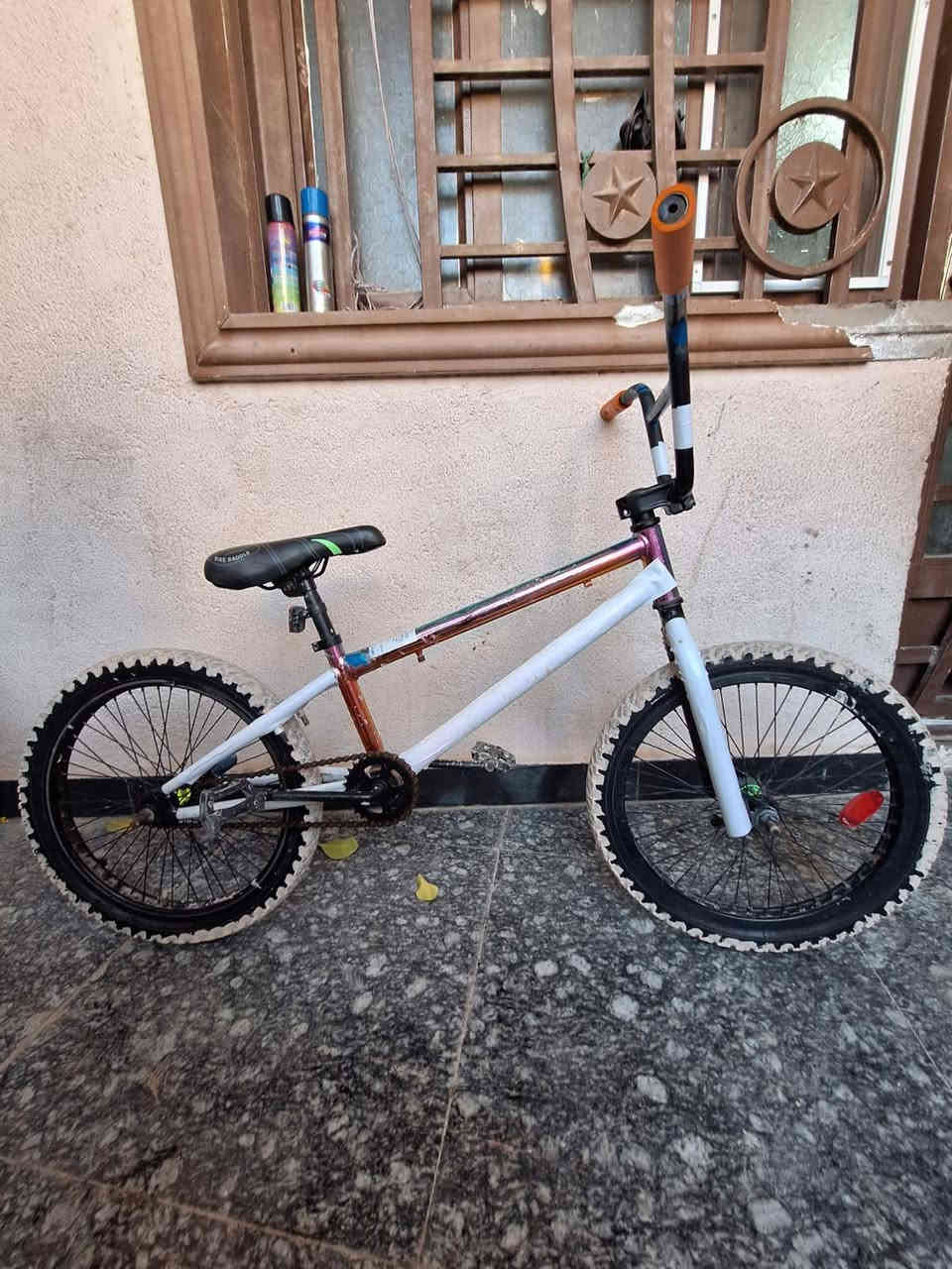 سلام عليكم بايسكل bmxللبيع بايسكل بايسكل حلو السعر ٧٠🔒مكاني كربلاء الحر الصغير للتواصل***********
