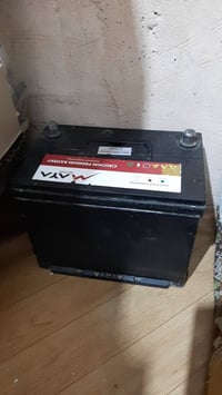 باتري 70 نظيف شرط مابي اي عيب سعرة 50 وبي مجال 07755053349