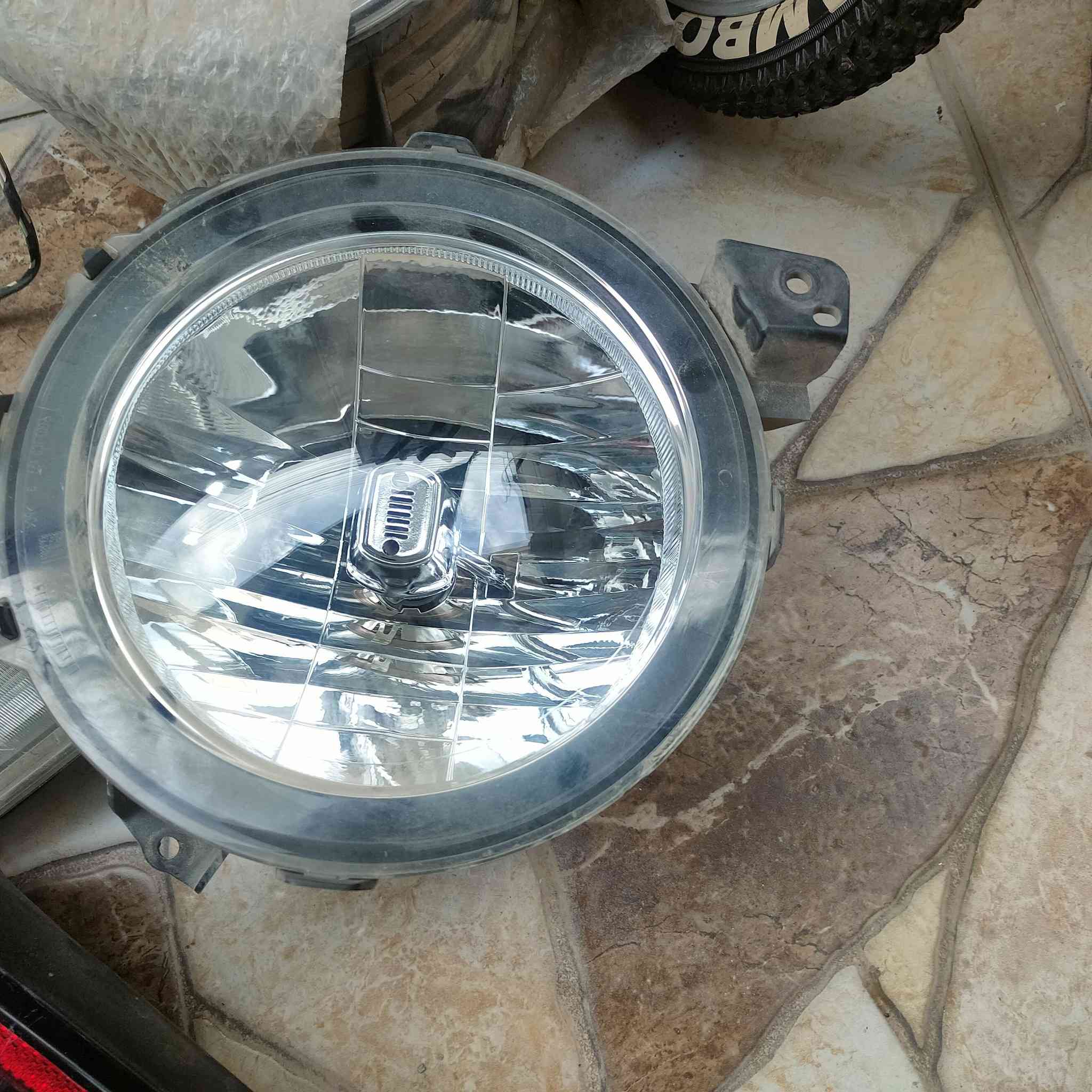 عندي لايتات امامية عدد 4 وكالة وسكن لايت وبگ لايت جدد ماشديناهن مكاني ارببل


**إذا كنت صاحب هذا الإعلان وتريد حذفه لأي سبب، رجاءا أرسل رسالة إلى الدعم الفني**