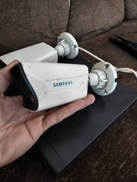 كامرات عدد ثنين مع جهازهن شغالات شرط سعر 50 الف 07718551926