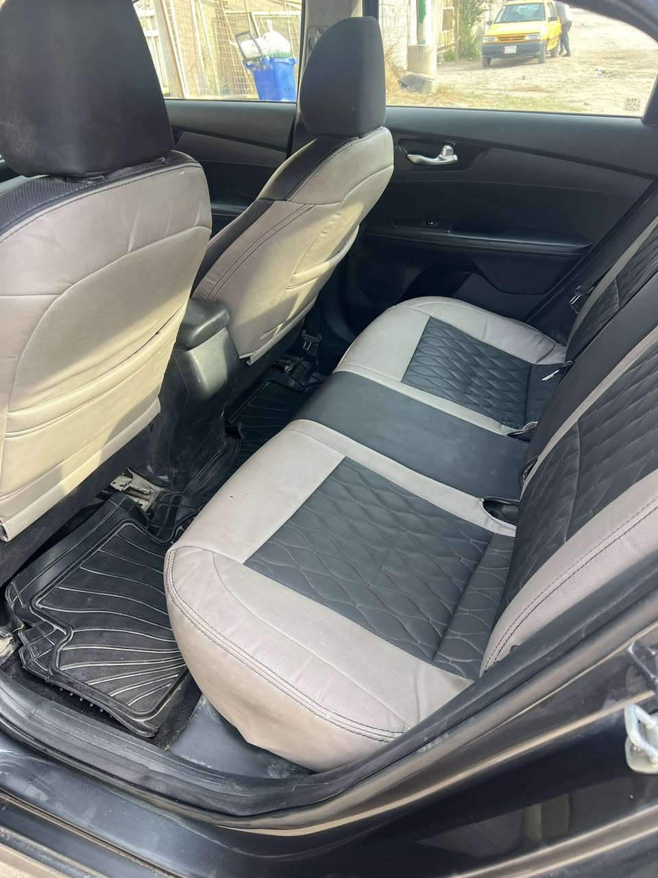 بغداد الدوره
السلام عليكم 

فورتي 2019 موديل S 

 محرك السياره 2000 دوش 

بيه منضومة غاز 

حادثه الجاملغ الخلفي 

موجود بيه سونار

 ***********
