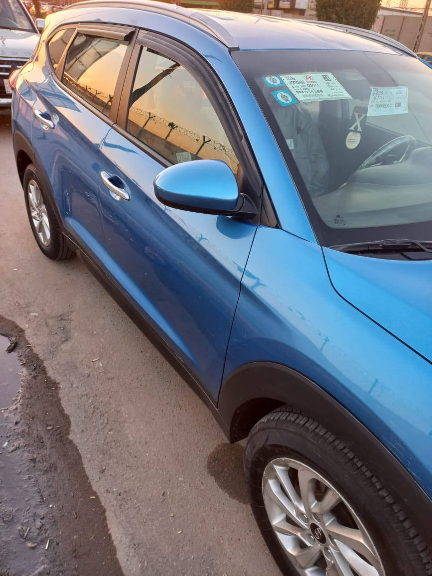 توسان امريكي 2016
حادثه فقط بنيد مبدل باقي السياره ليبل واحد
لغد شاصي كفاله 
السونار موجود مع الصور 
محرك 2000 GDI مفتوح مكفول 
3 وضعيات للقياده 
تحكم ستيرن جهتين 
كشن السايق كهرباء
شاشه وكامره دوراه
سايد بريك بالرجل
السياره فور ويل 
نزول منحدرات 
صدر امامي خلفي 
تخم تاير جديد 
السياره ماشيه 105 
رقم بغداد بسمي 
مكان السياره البلديات او الدوره 
السعر 145 
*********** واتساب او اتصال
