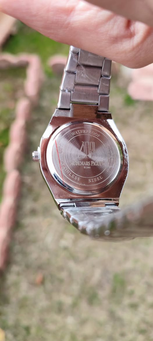 ساعة Ap بهذا الجمال وهاي الألوان متوفرة كامل الملحقات


**إذا كنت صاحب هذا الإعلان وتريد حذفه لأي سبب، رجاءا أرسل رسالة إلى الدعم الفني**