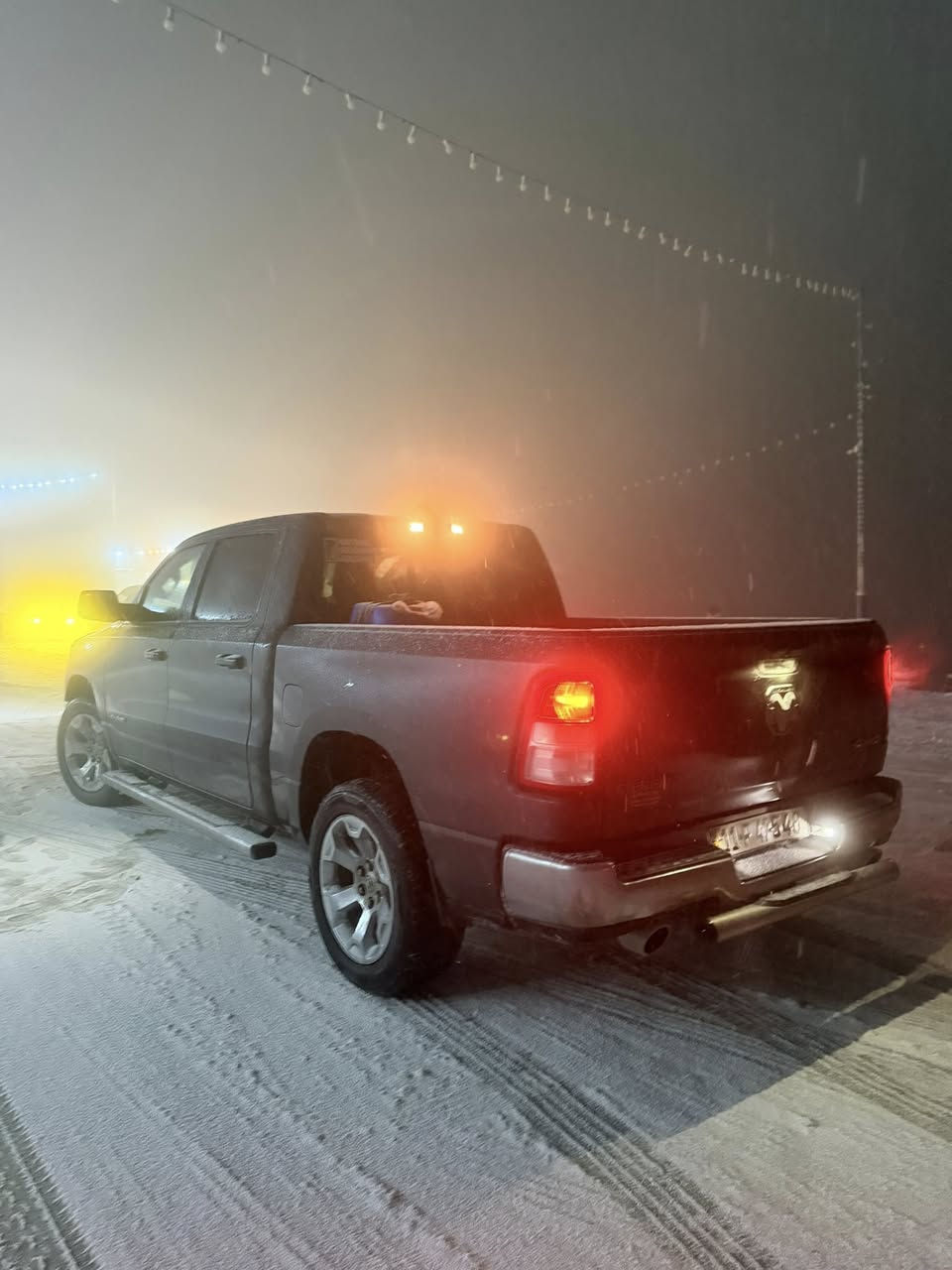 رام  فئت باك هورن ٢٢ 
٨ سلندر هيمي ٥٧٠٠
حدثهة بجم  ما متذي لا لغود ولا شواصي
٢٨٠ او بيهة مجال 
***********
