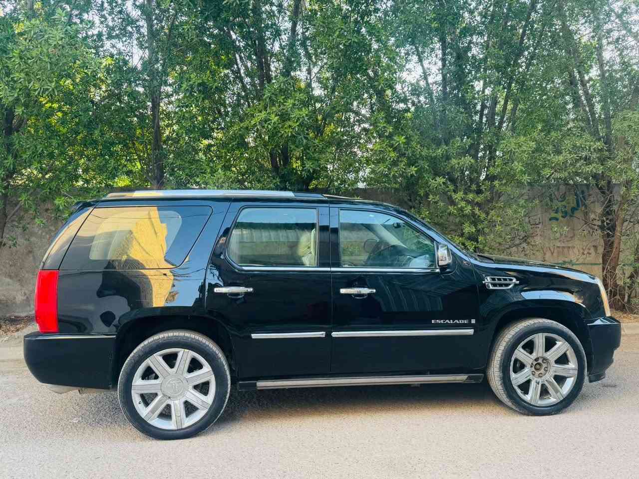 سلام عليكم ؟ بيع مستعجل 

خليجه خليجه 

كدلاك 2008 ب اسمي شخصيا 

السعر : 153$ وبيه مجااال 

اتصال : ***********

سياره بيه مكانات صبغ 

مكينه 5300
فور ويل 
موصفاته معروفه 

تخم تاير 

ويل كروم 

فول موصفات فتحه داخل عسلي قاصه
