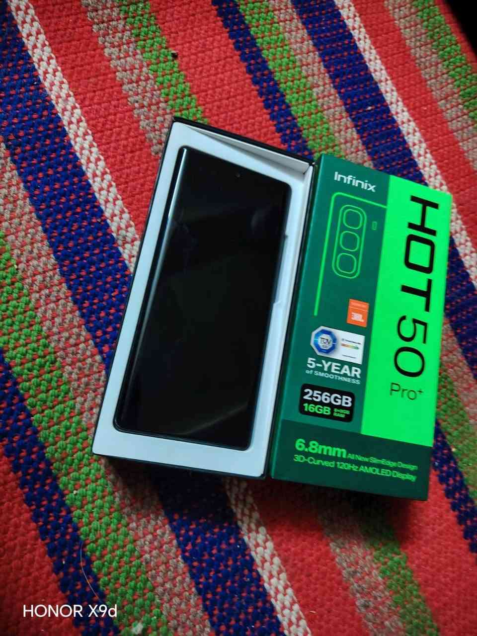 السلام عليكم شباب عندي موبايل للبيع ه‍وت 50 برو بلاص      انفنكس  السعر المطلوب  175 وبي مجال  مكاني بغداد شارع  الجزيره الرقم  ***********
