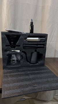 اخوان • ٨ قطع