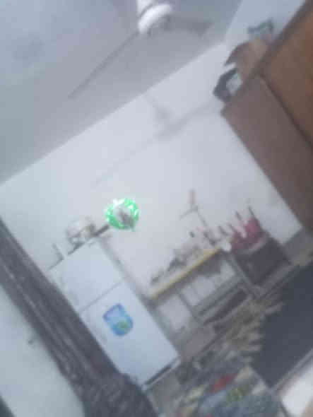 عندي بيت طابو صرف للبيع في زعفرانيه بضهر لمعهد طابقين مساحه ٩٧ واجه ٦ونص لبيت نضيف بس بناء قديم بس نضيف يعني تكدر تسكن بيه هاذه رقمي ***********
