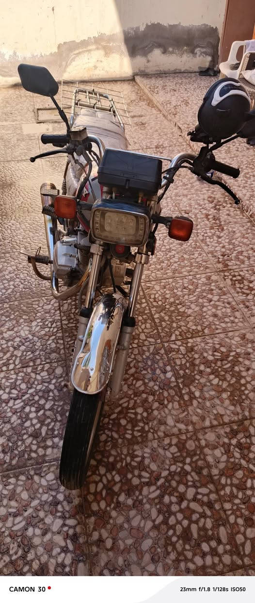 دراجه سيفان 2021للبيع بسعر 360الف المكينه ممفتوحه التواصل:
***********
