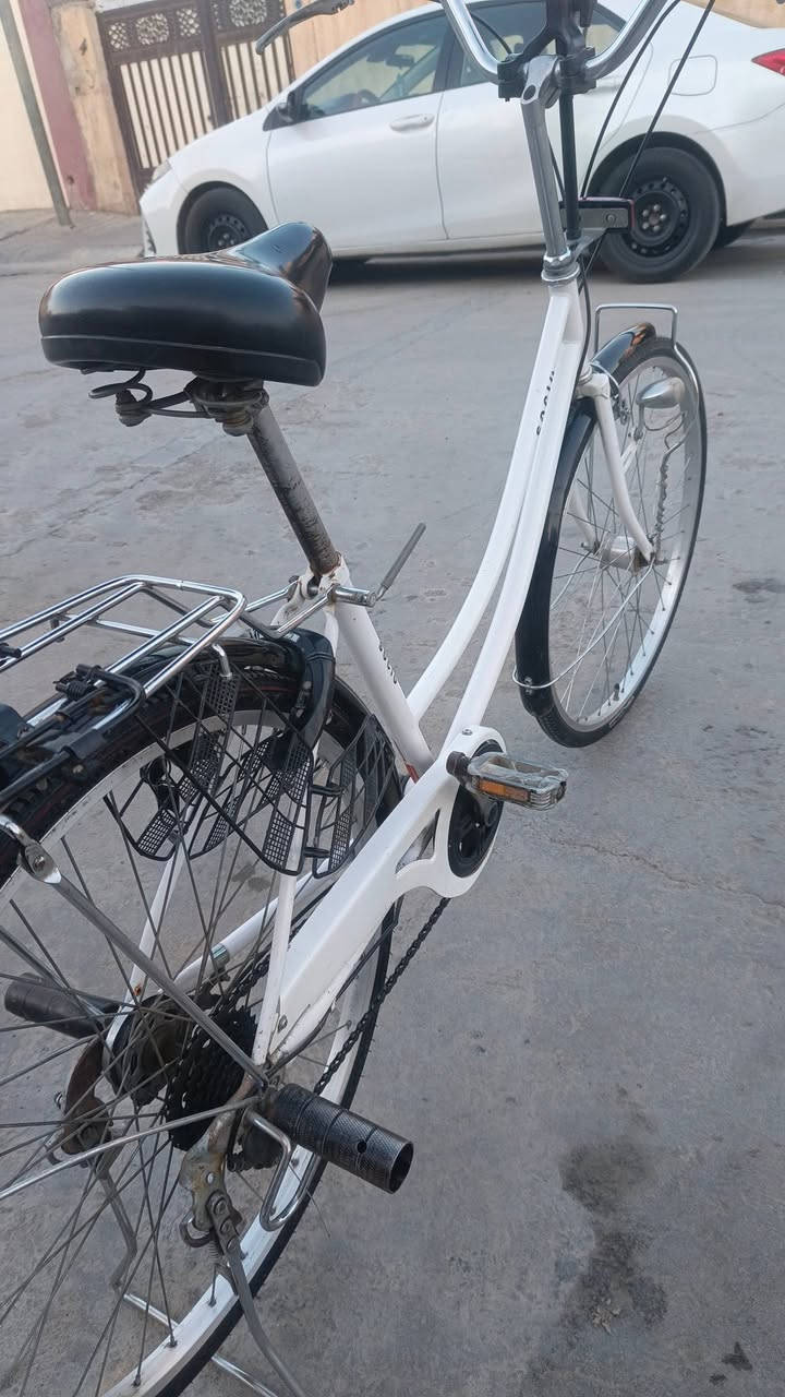 اسلام عليكم باسكل للبيع 
كير حساس شغال كامل 
باسكل حجم 26
نضافه 100/100
فول رزانه  
موديل 2016
بريكات شغال كامل تيرات جدد 
وياله مسطره
السعر خاص شراي طب خاص لو تدلل 
عنون كركوك حي النصر قرب مستوصف القديم


**إذا كنت صاحب هذا الإعلان وتريد حذفه لأي سبب، رجاءا أرسل رسالة إلى الدعم الفني**