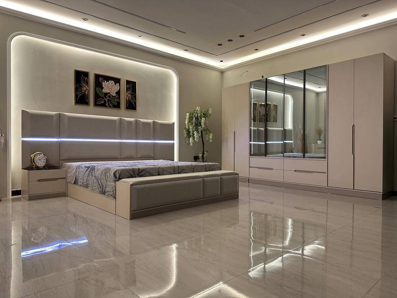 *تم وصول موديل ترند*
*10قطع الاصلي*
*ابواب المنيوم عدد4*
*قياس الكنتور ٣٣٥*
*قياس السرير١٤٠*
*ابواب هايدروليك*
*انارة بالكنتور+مجرات عدد ٤*
*سكك مراحل تلي سكوب*
*ميز تواليت عرض١٣٠'ارتفاع ١٧٥*
*سرير مخزن+شازلون مخزن*
*قياسات الغرفه كلها عملاقة*
الشد والنقل داخل بغداد مجاني 
حجز وستفسار  ***********
***********
