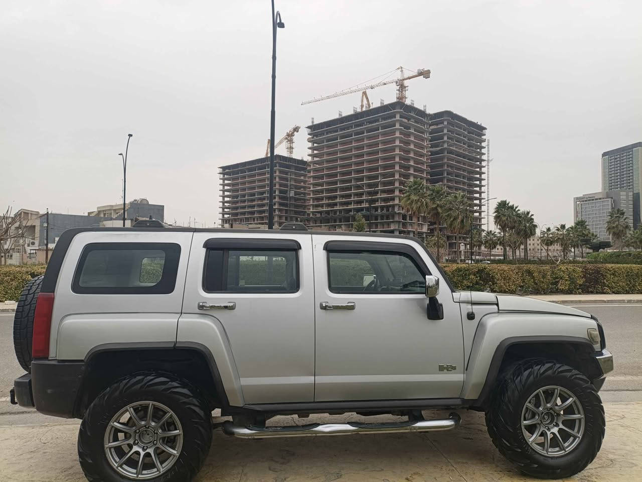 عمر H3سياره يه كى زؤر جوانه كيرومه كينه ى به شه رته كيرى تؤماتيكه ده بل اكسله جام كاره بايه كوشن.   جلده هيته ره ناوره شه مه كينه بينج بستؤنه اوينه كاره بايه كاميره يه يه ده نيكه له يه ك بارجه سبوغه به س بؤنيت سعر 110$مه جال***********شوين هه ولير أربيل, العراق
