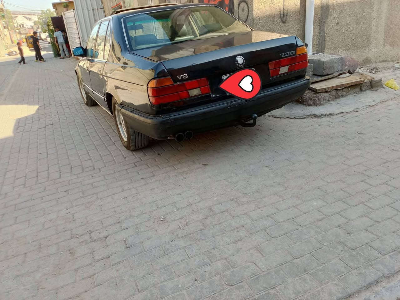 سلام عليكم شباب بيم مودل93/ حجم 730(
 رقم دهوك سياره شرعيه مسافر بيع بدون تحويل كفله دوله وعشاير /محرك 8سلندر نشاط فول محرك وكير شرط /تبريد ثلج ويه السويج / منضومه زنون /داخل جديد كشنات جلد كهرابايت كله شقاله شرط صدرامامي وخلفي جديد شرط تخم تايرجديد جديد سياره بلاديه مال جناي ماتحط عليه ربع/سعر سياره 28وبيه مجال حك جيه 
مكلف بل نشر رقم صاحب السيارة ***********
مكان سياره بغداد مدانت صدر
