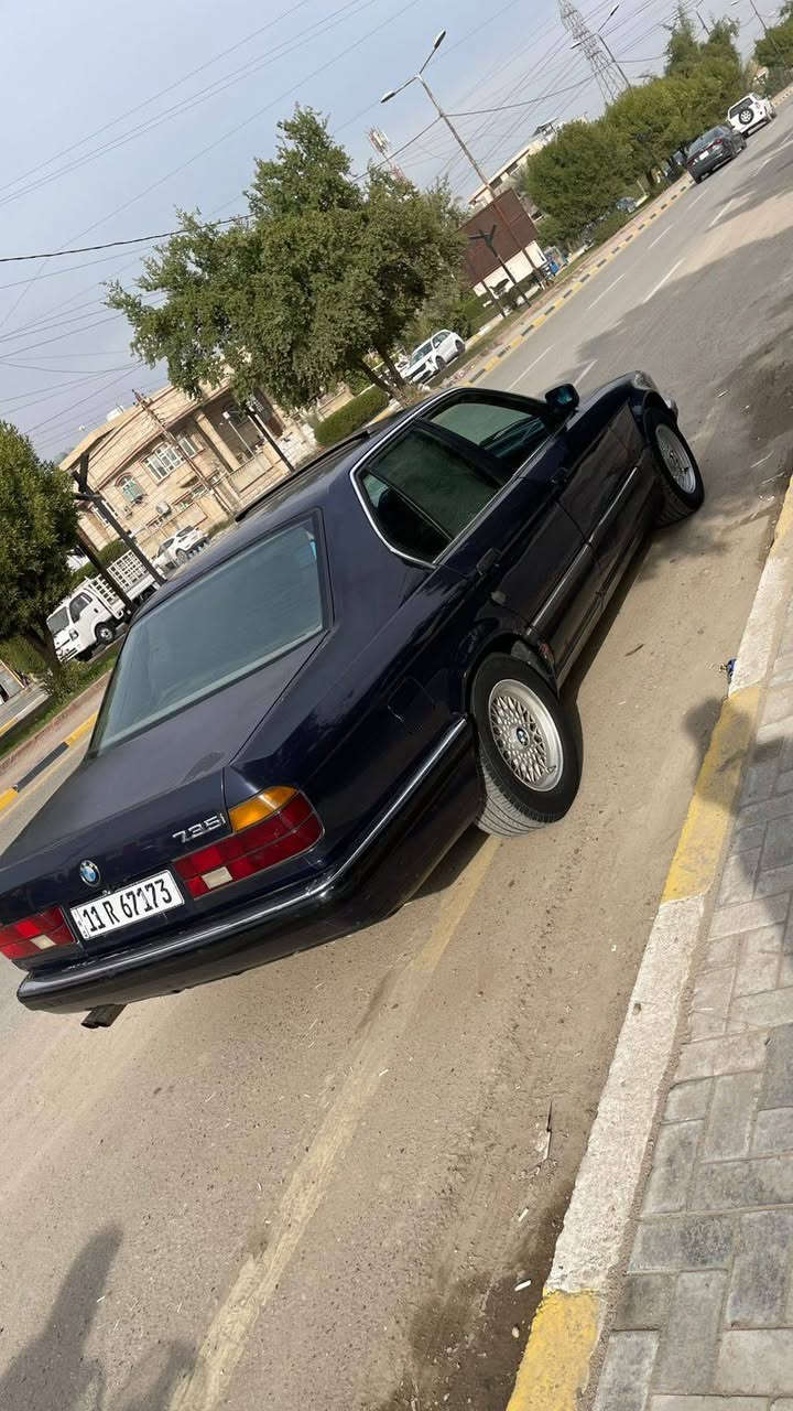 سلام عليكم 735 موديل 91 بسمي رقم بغداد تحويل مباشر سيارة بدون لا صبغ ولا ظربة كفالة كشن كهرباء تبريد شغال كشن جلد كلة نظيف اي شك ماكو   محرك كير خير من الله كشن تتفة تخم تاير فتحة السيارة اسلايت شغال كلشي بيهة شغال ماكو نقص مكاني بغداد التاجي *********** السعر 75 بي مجال
