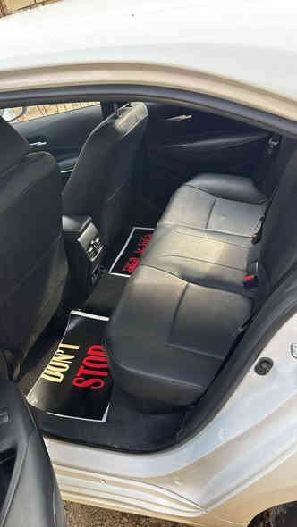 السلام عليكم كورله هايبرد شكل الخليجي ماشيه ٢٢ الف ك بنيد وجاملغ مبدل اصلي السعر ١٣٥ مكان السياره الكاظمية  ***********
