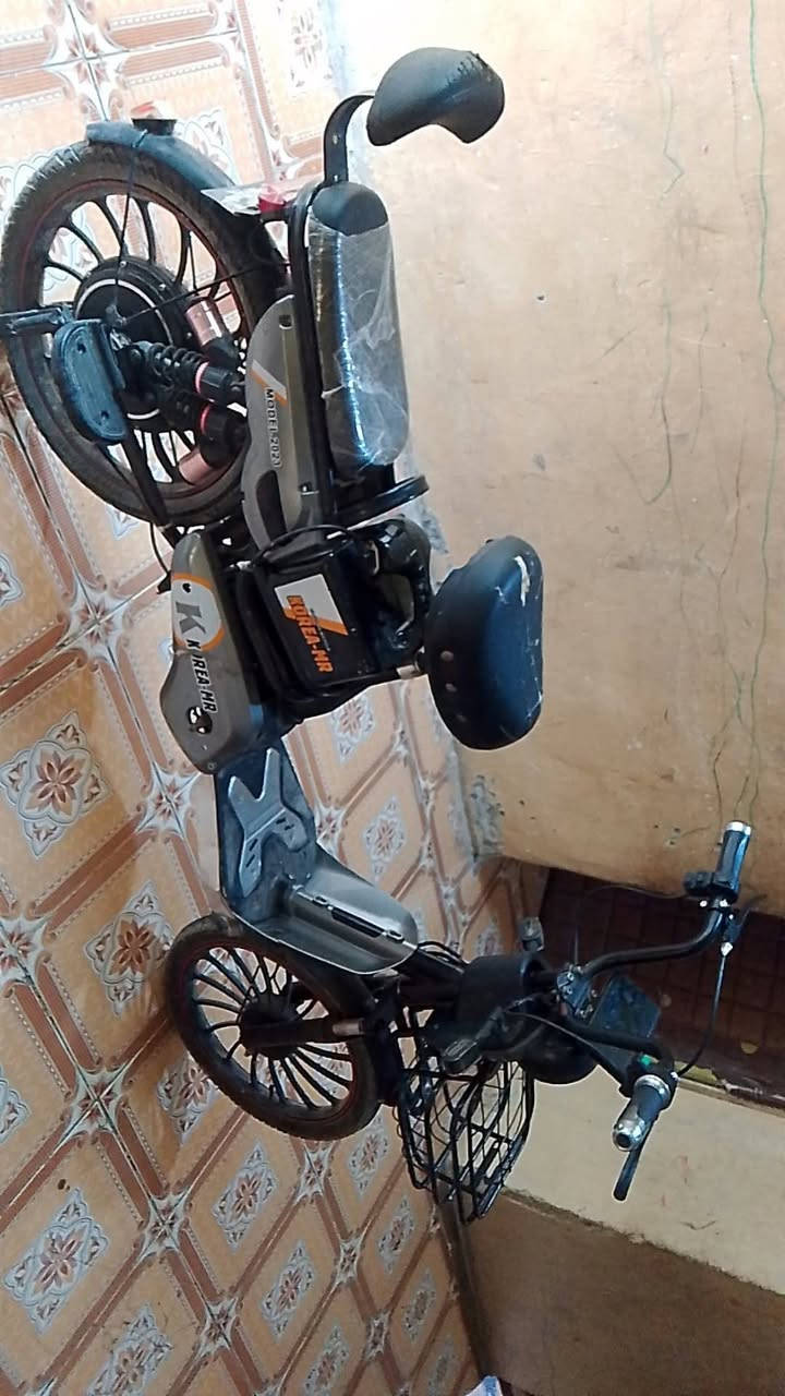 ديالى تقطع القدس
سلام عليكم دراجه شحن مفوله للبيع السعر 200وبيهه مجال  شراي يجي خاص او يتصل على رقم ***********
