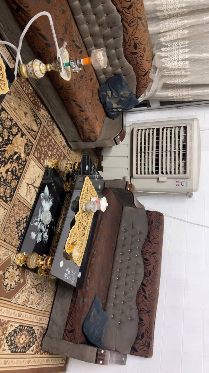 تخم للبيع ١٠٠ الف 
***********
