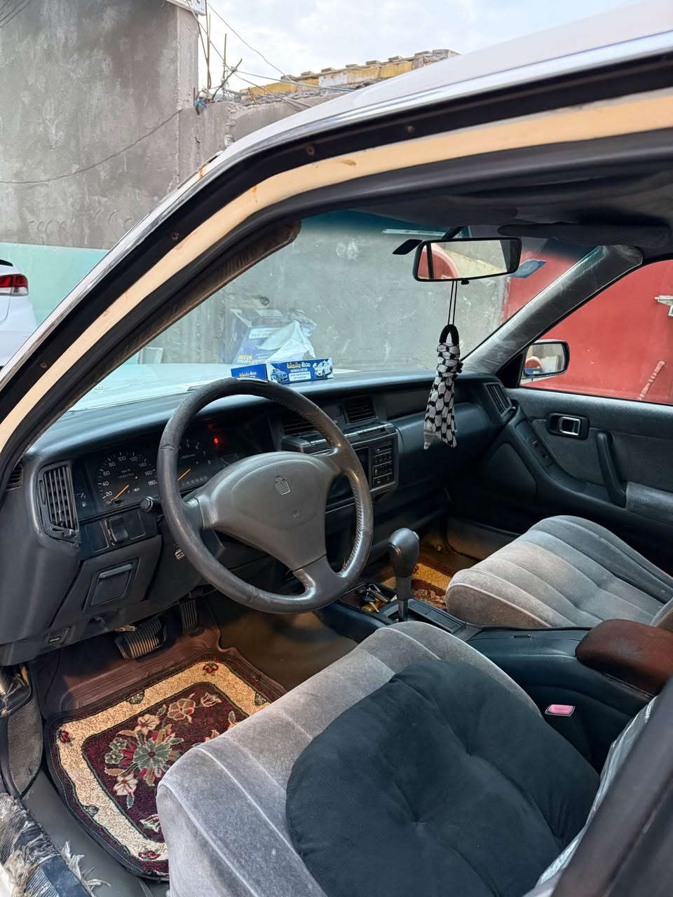 السلام عليكم اخوان وين الي يدور نظيف ومال جناي سيارة ارنب ستيشن مديل 97 السيارة نظافة فول وكلشي موضح بالصور البدي والدواخل مكينة جديدة ستوني شادها قبل 3 اشهر  تخم تاير جديد السيارة بسمي رقم بصرة سنوية لل 30 نقصها بس كمبريسر وانطيك فلوسة ليكدام السعر 75 علماً ان السيارة وياها سستم كامل جديد اربع بيبان + جاملغات ثنين + مراية جانبية ثنين العنوان بصرة كرمة علي 
الاستفسار التواصل ع الرقم *********** البصرة, العراق
