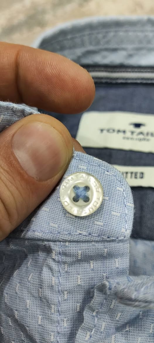 TOM TAILOR 
باله اوريجنال 💯💯 
النظافة 💯💯 
M القياس 
54cm عرض الصدر 
72cm 
الطول 
يتوفر توصيل لجميع محافظات العراق 🚙


**إذا كنت صاحب هذا الإعلان وتريد حذفه لأي سبب، رجاءا أرسل رسالة إلى الدعم الفني**