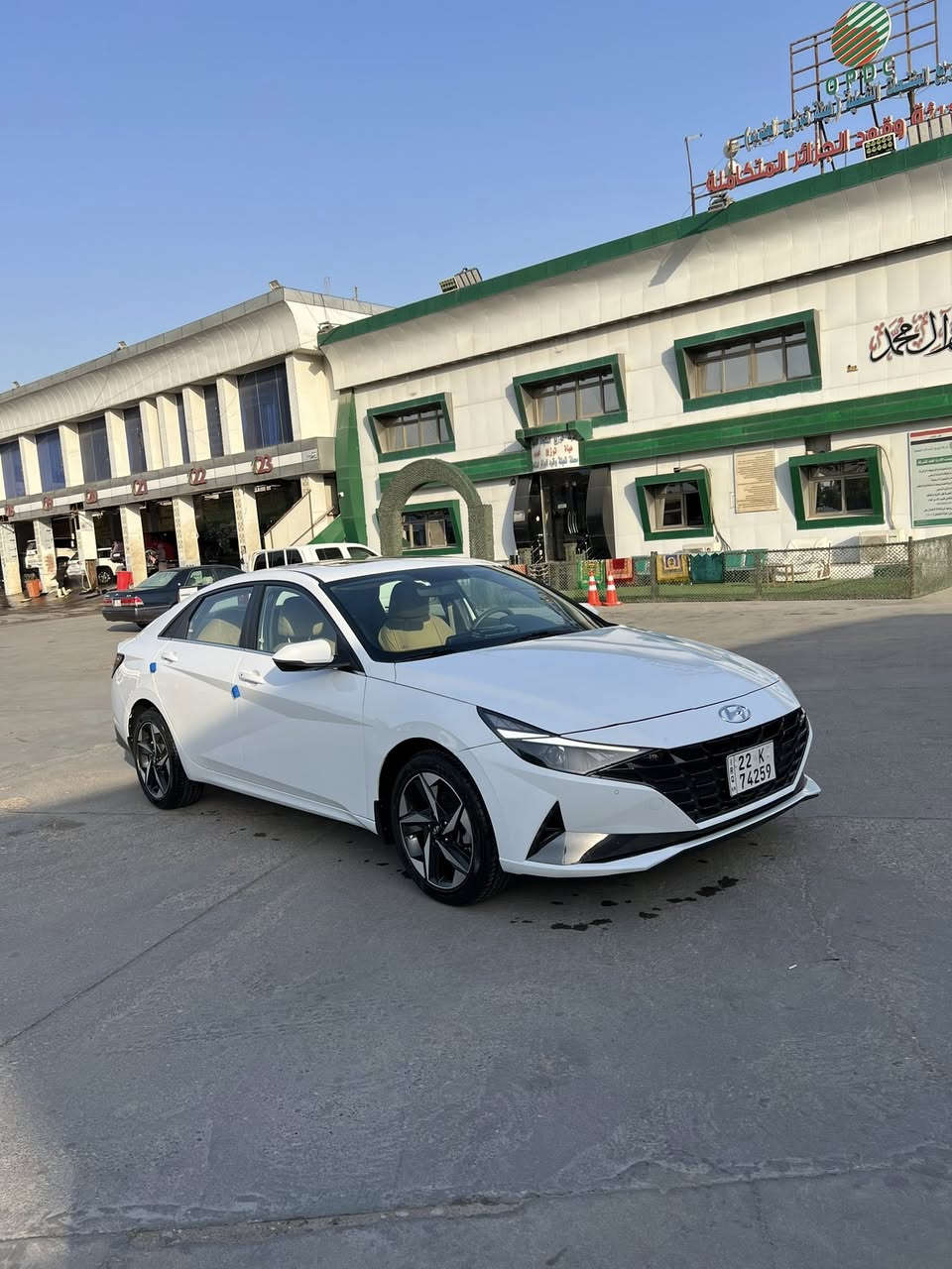 السلام عليكم شباب سياره هيونداي النترا موديل 2023 خليجي فول مواصفات ماعده جاملغ امامي صبغ بدون دواخل كفاله عامه ماشيه مثل ماموضح في الصوره السياره عنوانه البصره لاستفسار ***********:0773153895
