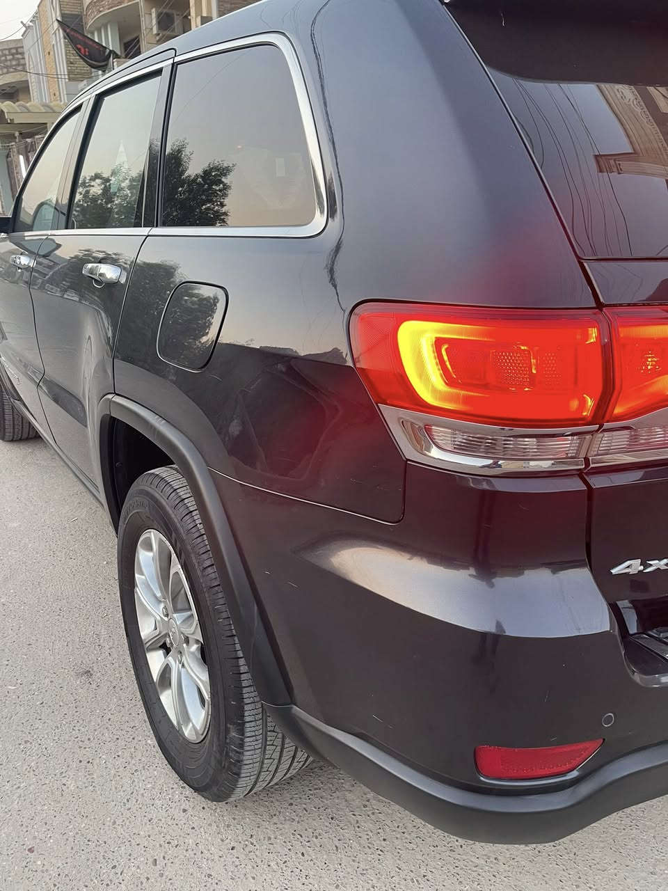 الجيب
للبيع جيب جراند شيروكي امريكي 2016  
‏ Limited
داخلة بدون ضربة  كلين سياره
بيهه صبغ باب اثر طخه 
سونار مالته موجود بدون ايرباك
محرك جديد باسفيكا 2023
بيها منظومة غاز
اللون اسود 
مواصفات لمتدد 
كشنات جلد تدفئه وتبريد 
كشنات خلفيه تدفئة
تشغيل عن بعد
مرايه قلابه
فتحة
فور ويل 
شاشه كبير
مرايات شفط 
دخول ذكي
صندوق كهرباء وبصمه
اشاير بلمري
كشن ميموري
سياره بسمي سنويه هزه كله جديد
رقمها بغداد  الدولي الجديد
سعره 200وبي مجال 
موبايل***********    
‏‭0783 894 9521.      
- [ ]
