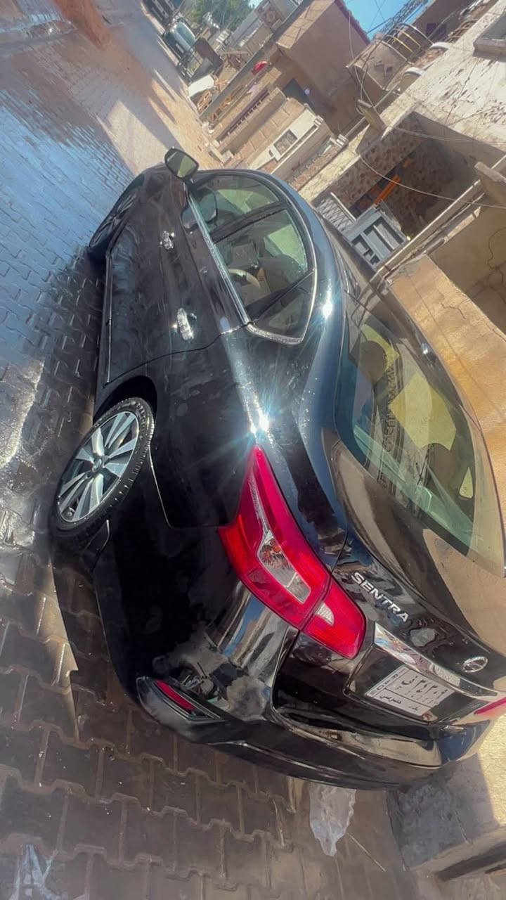 للبيع (١١٠) او مراوس حسب القناعه
نيسان سنترا موديل ٢٠١٩ 
 ( special limited )Sv 
مواصفات فول خاصة
وارد امريكي بأسمي
 بيهه بنيد مصبوغ السيارة نظيفة جداً من الداخل 
حادثها جاملغ جهة السايق وشوي من بنيد بلادي
مواصفات السيارة 
بصمة 
مانع انزلاق 
ايكو
شاشة تدعم كارباي
كامرة خلفية
مثبت سرعة 
تحكمات ستيرن 
نظام ايكو
فتحة بالسقف
رادار جانبي
ورادار امامي مقفل
رقم بغداد
محرك ١٨٠٠ 
ماشية ٧١ الف ميل 
***********
مكلف بالنشر اتصل بالرقم 
مكان السياره بغداد
