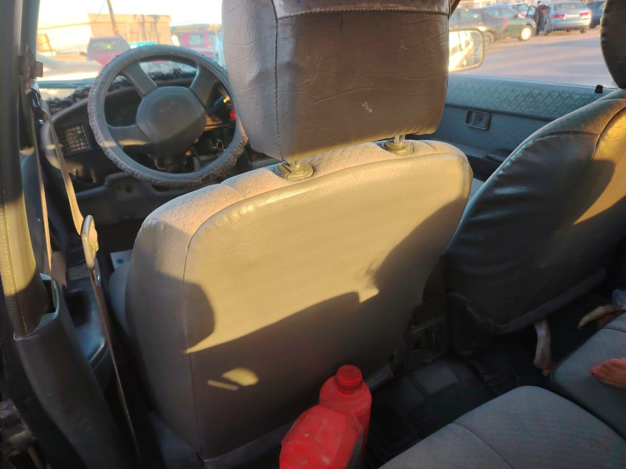 تيوته سورف موديل ٢٠٠٠ رقم ديالئ دولي
محرك في في تي ٣٠٠٠
محرك كير حداديه كهربائيات كلها شغاله السياره احله من الصور
السعر ٤٠ اني مكلف بالنشر اتصل على صاحب السيارة ***********
عنده وات ساب
بهاء السلطاني
