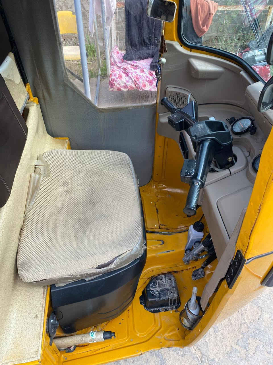 السلام عليكم تكتك للبيع موديل 2021 رقم وسنويه تكتك نضيفه كدامكم كيرها مكينتها خير من  الله التكتك رايدها 6500 قفلها مكان بغداد المحموديه اتصل أو واتساب (***********)
