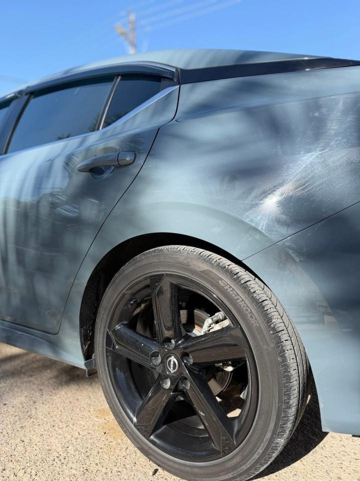 نيسان سنترا
موديل 2024

الممشى 12 الف كيلو 

اللون سمنتي 

فئة sr plus 

بصمة/فتحة/رادار امامي/رادار خلفي/حساسات خلفية/مانع تصادم/اوتو ستوب/5 كاميرات/نقاط عمياء/تدفئة استيرن/تدفئة كشانة/كرسي السايق كهرباء/داخل السيارة جلد اسود واحمر/شاشة تدعم كار بلي واندوريد/سماعات Bose/تحديد مسار/قيادة ذاتية

رقم اربيل الجديد 

الضرر سيارة بنيد مبدل ومصبوغ والصور مرفقه داخل المنشور

السعر130 وبيها مجال بسيط 

الاتصال/‭٠٧٧١ ٣٢٧ ٨٧٤١‬
