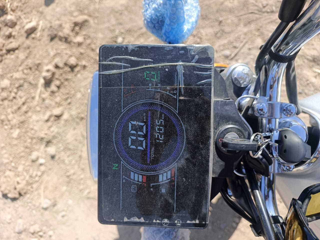 يالله 
سلام عليكم ورحمة الله وبركاته 
موطور سيڤان موديل 25 محرك 250CC بعدو بوضع الشركه صار شهرين من اشترين  جديد نضيف كلشي ما عايزو كهربياتو كلها شغاله  سعر 1,200,000 وبي مجال قليل
هاتف ***********

