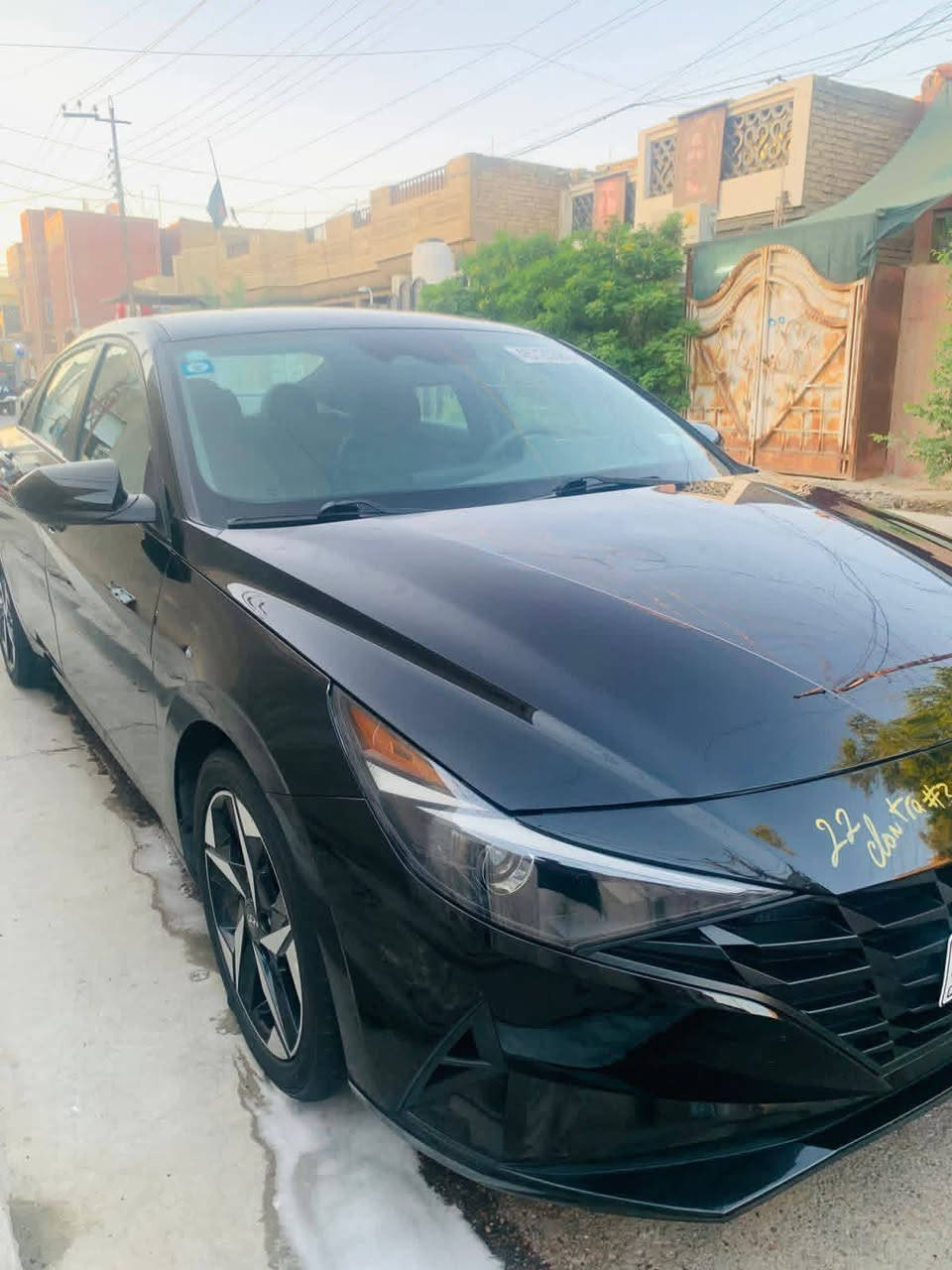 السلام عليكم الانتره موديل 23  كلين تايتل بدون حادث بس دعاميات فول مواصفات عده فتحه وجلد  السياره جديده مرقم بسمي تحويل ثاني يوم مكان السياره بغداد الكفئات العبيدي ***********/ متواجد واتساب
