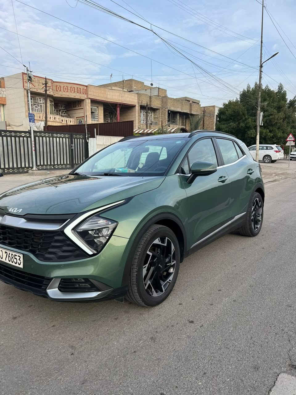 السلام عليكم 
كيا سبورتج خليجي وكاله نم
موديل 2023 
لون زيتوني مميز
رقم اربيل دولي بأسم شركة الق تاج البنوك تريد تحويل او وكاله مضمون
مكفوله كفاله عامه 
ماشيه 39الف 
السيارة فول موصفات
بانوراما
بصمه تشغيل عدد 2 
ترحيب عند الاقتراب 
تشغيل عن بعد 
لايت زنون + LED 
بك لايت LED 
شاشه Apple Car play
صندوق كهرباء 
مري قابله لطي ( شفط)
مقاعد كهرباء 
تبريد شاشة 
تدفئة مقود 
تدفئة مقاعد 
أوضاع القيادة Drive Mode
فحص أنظمة السيارة
مثبت سرعه Cruise
هاند بريك بصمه 
اوتو هولد Auto Hold
نظام مانع الانزلاق 
نظام نزول النحدرات 
اشارة في المرايا الجانبية
 رادرات جانبية 
حساس ضغط الإطارات 
قطعتين تبريد 
الاناره الداخليه LED 
مكان السيارة: بغداد 
سعر230$ بيه مجال بسيط  
رقم الهاتف: ***********
