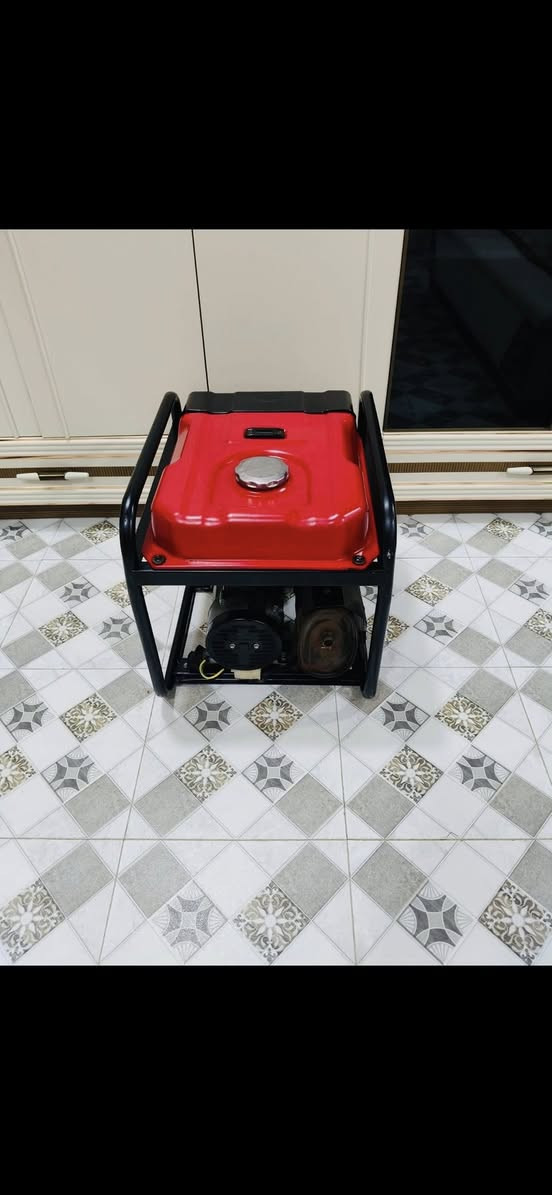 سلام عليكم مولده ياباني الباب الاول بانزين.3ونص كيفي16امبير تشغل عليه ول يمه بل حمل ملف نحاس . الحجم الكبير . مولده كلش نضيفه مشتغلا  سبوعين فقط بلاديه مداخله اي تصليح نكره بالتشغيل السعر225مكاني  بغداد الشعب ويوجد خدمه توصيل داخل بغداد لرقم الهاتف***********
