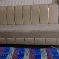 وبركاته عندي تخم للبيع جديد 7 قنفات مع الكرسي تفضل بي واتساب 077590162...