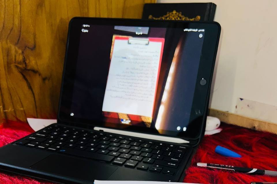 السلام عليكم
ايباد 9 ذاكره256 بطاريه 92 نضافه فول مستخدم دراسه فقط 
شخط مابي قبل شهر طلع من الضمان 
كامل ملحقاته كارتونه وشاحنته الاصليه 
وكفر وكيبورد وقلم سعره قفل 350
          مكاني نجف كوفة 
    ***********
