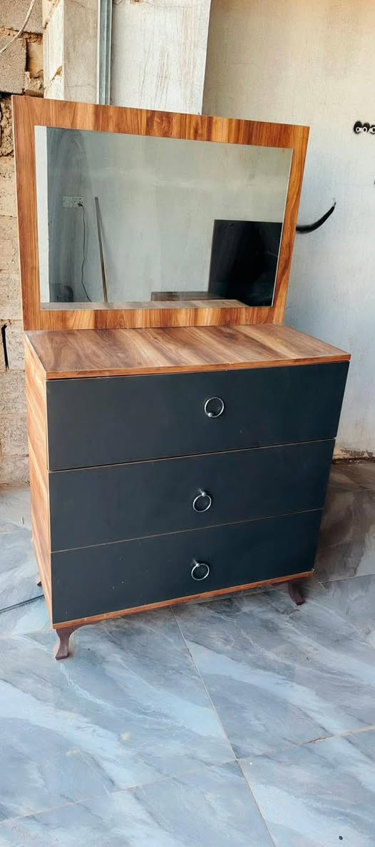 غرفة نوم مستعملة🇹🇷
نضافة 90٪💯
عدد القطع / 5
نضام / ابواب  💢
سعرها /450  💸
شد ونقل داخل بغداد مجاني🚛
يوجود توصيل محافضات 🚛


**إذا كنت صاحب هذا الإعلان وتريد حذفه لأي سبب، رجاءا أرسل رسالة إلى الدعم الفني**