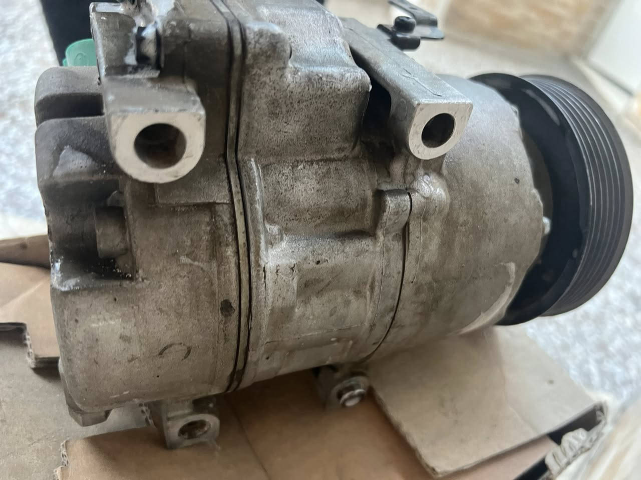 السلام عليكم 
للبيع مازده سورنتو 2016 + كمبريسر سبورتج 2014 + بلوجكترات 
 تفصيخ من السياره وكاله 

الاستفسار 
***********
