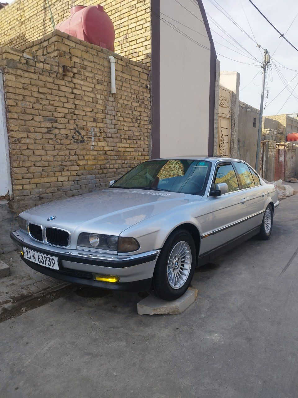 السلام عليكم 
 بي ام خفاش 
موديل 96
حجم 744 
8v.4400
السياره كفاله عامه فقط صبغ جماليه 
رقم بغداد الجديد 
الون رصاصي لون الداخل اسود غرفه نضيفه كلش 
تخم تاير جديد 
السياره كلها عل بلاد تجي وتشوف مابيها كل نقص
السعر خاص او تصال ***********
