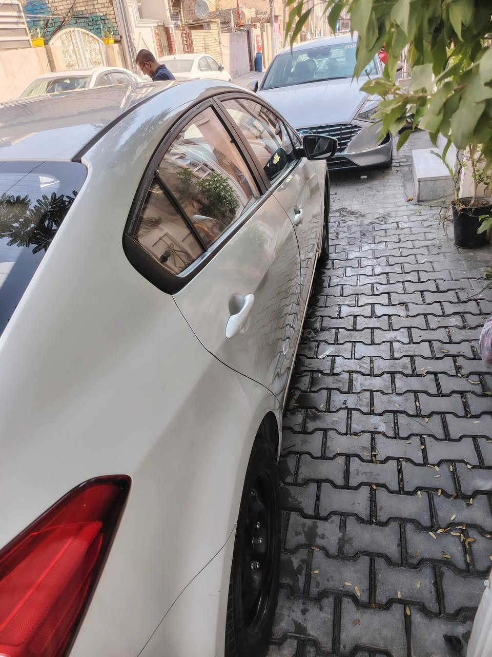 السلام عليكم
كيا سيراتو ٢٠١٣ شكل ٢٠١٤ خليجي
محرك ١٦٠٠ دوش
 محرك كير تدفئه تبريد فول السياره نظيفه وماشيه ١٤٨ كم
مواصفات عاديه تحكمات جهتين كامره دواره
بيها جاملغ جهه السائق مبدل وكارت ع كد شبر
السياره باسم كردي تريد تحويل او وكاله
السعر ١١٢ وبيها مجال مكان السياره بغداد الكرخ للاستفسار الاتصال
***********
