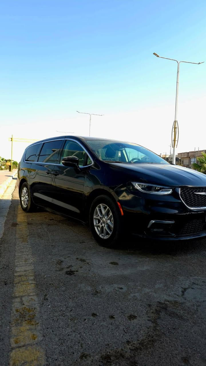 Chrysler pacifica touring L 2024 v6
🛑🛑السياره داخله على كتاب شهداء انبار أرقام انبار
كرايسلر باسفيكا تورنك ال ٢٠٢٤ 
محرك V6 سعة 3.6 لتر Pentastar
قوة 287 حصان
عزم 355 نيوتن متر
كير أوتوماتيك 9 سرعات
دفع أمامي FWD
خزان وقود 72 لتر تقريباً
صرفية وقود:
مدينة: 19 MPG
طريق سريع: 28 MPG
معدل: 22 MPG 
✅ أبواب جانبية كهربائية منزلقة
✅ باب خلفي كهربائي
✅ تشغيل عن بعد Remote Start
✅ دخول ذكي Keyless Entry
✅ تشغيل زر Start/Stop
✅ شاشة Uconnect 5 قياس 10.1 إنج
✅ Apple CarPlay
✅ Android Auto
✅ Bluetooth
✅ أوامر صوتية
✅ تحديثات OTA
✅ شاشة معلومات رقمية للسائق
✅ منفذي USB أماميين وخلفيين
✅ تكييف أوتوماتيك ثنائي المناطق
✅ تكييف خلفي مستقل
✅ مقاعد أمامية مدفأة
✅ مقعد السائق كهربائي 12 اتجاه
✅ دعم قطني كهربائي للسائق
✅ مقود مدفأ ومكسو بالجلد
✅ ستائر تخزين كثيرة داخل السيارة
الصف الثاني يختفي بالكامل بالأرضية.
الصف الثالث يختفي بالكامل بالأرضية.
تتحول السيارة تقريباً إلى فان شحن خلال دقائق.
✅ Adaptive Cruise Control
✅ Lane Keep Assist
✅ Lane Departure Warning
✅ Blind Spot Monitoring
✅ Rear Cross Traffic Alert
✅ Forward Collision Warning
✅ Automatic Emergency Braking
✅ Rear Parking Sensors
✅ كاميرا خلفية ParkView
✅ Hill Hold Assist
✅ 8 وسائد هوائية تقريباً 
السيارة ماشية ٣٧ الف ميل 
السيارة جديدة و نظيفة ما بيها اي نقص ، حادثها فقط بارد براس البنيد و الجاملغ بدون اي صبغ 
الحادث جاي على حساس الايرباكات ف طاكات رغم الحادث كلش بسيط
السعر  260 ورقه وبيها مجال بسيط 
للاستفسار/***********
