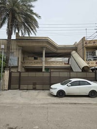 للبيع بيت ٢٠٠ متر طابقين الطابق الاول غرفتين وصالة ومطبخ وحمام  الطابق...