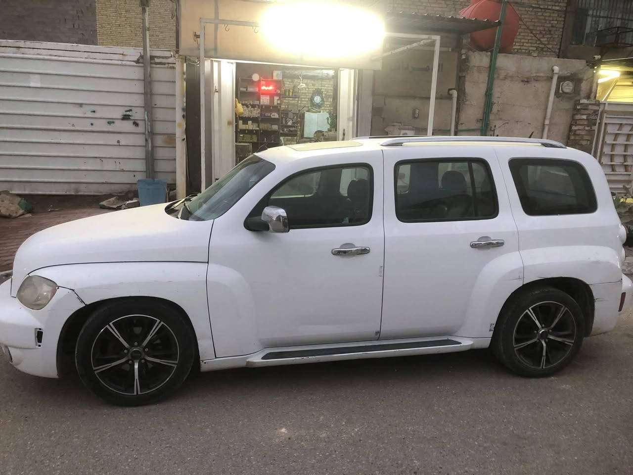 السلام عليكم شوفرليت اج اج ار 2011 للبيع اومراوس رقم سليمانيه تحويل او وكاله السياره جاهزه شاشه تخم تاير ويل جديد باتري جديد السياره بيها جاملغ امامي جهت الصدر السعر 65 وبيها مجال للشراي مكان الحسينيه الراشديه رقم ***********
