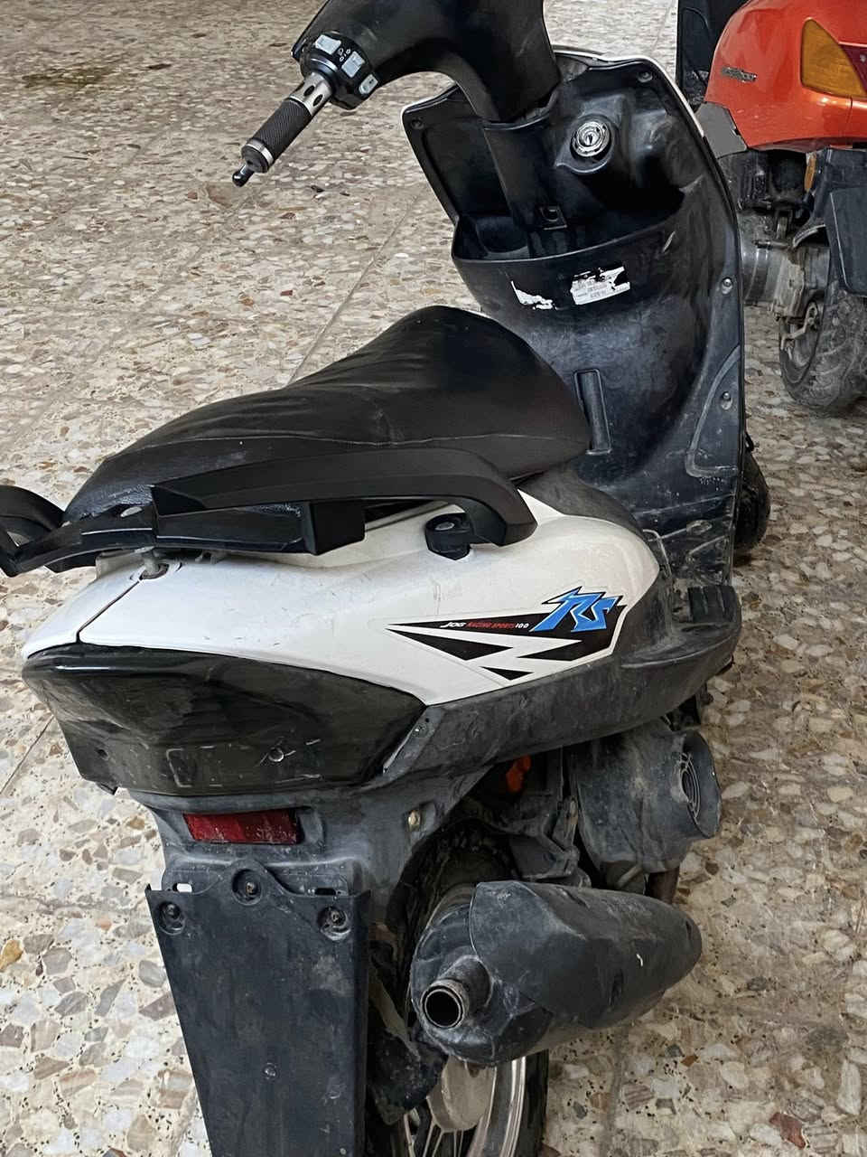 ماكس عدله للبيع مفتوحه ٤٩شغاله سلف وهندر صالنصه رياضي السعر 525
***********للتواصل
